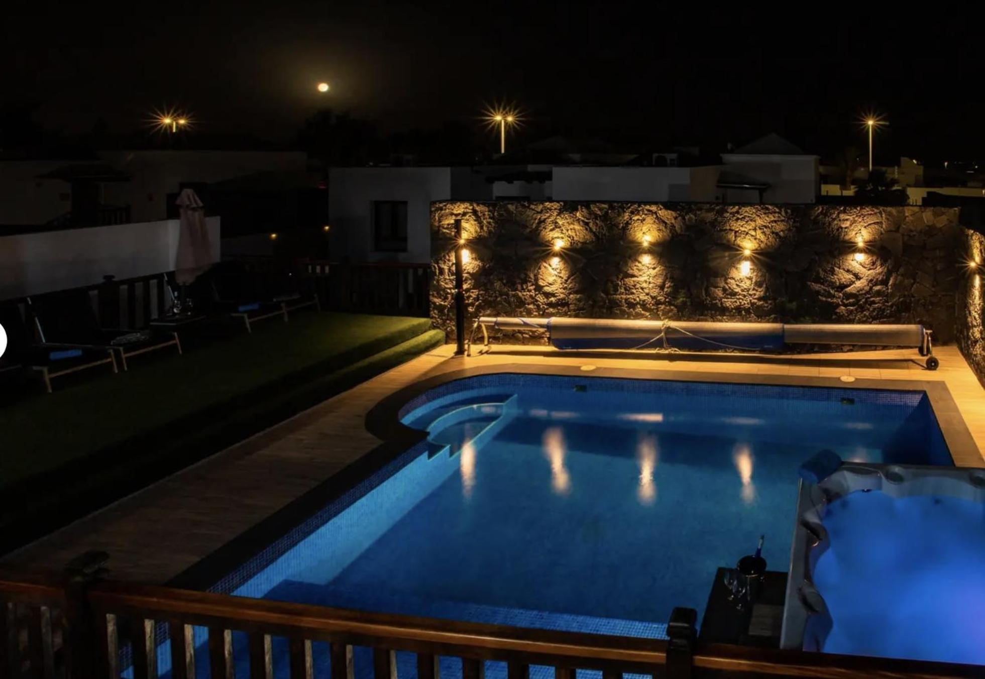 Villa Casa Blanca Плайя-Бланка Екстер'єр фото