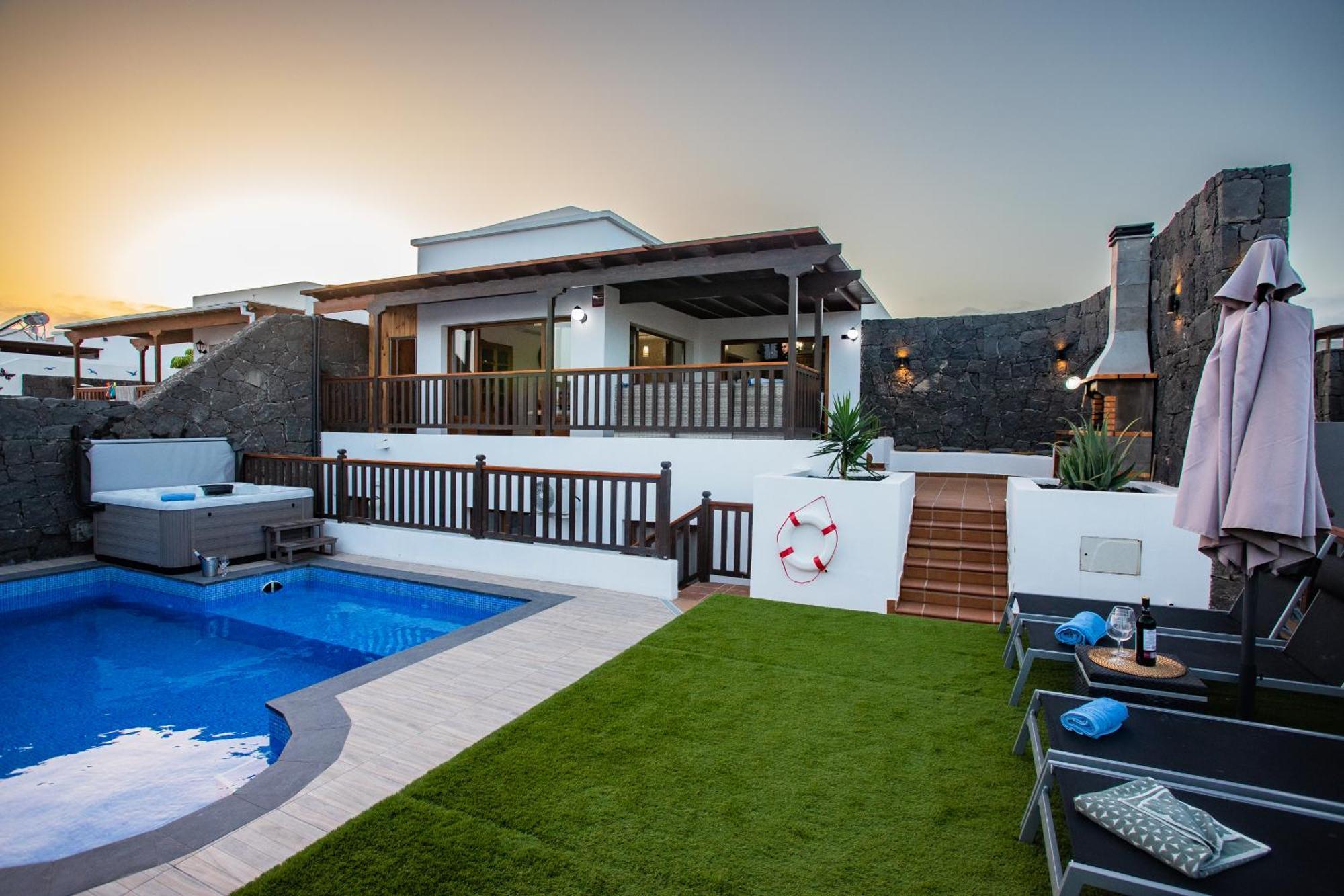 Villa Casa Blanca Плайя-Бланка Екстер'єр фото