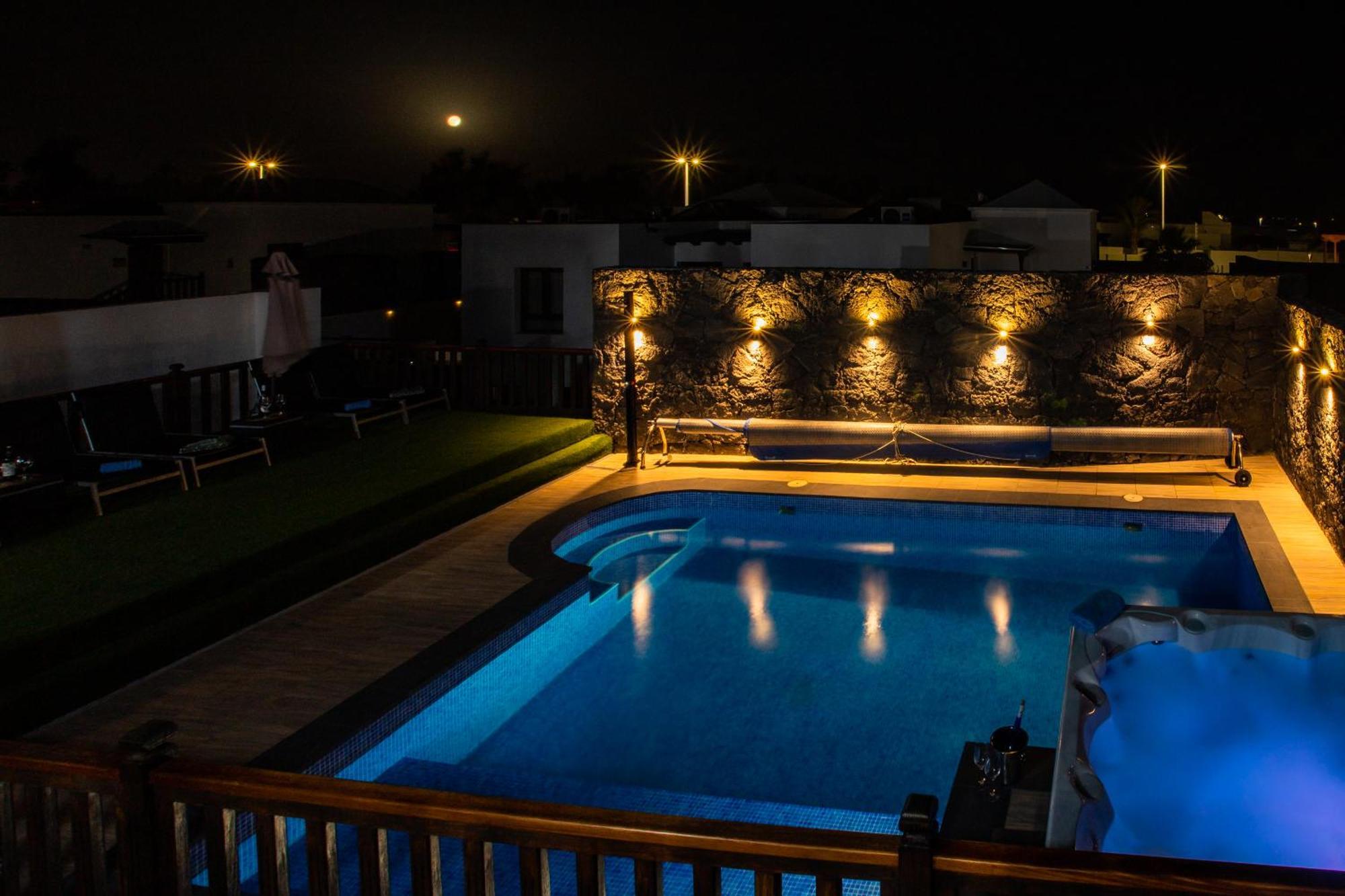 Villa Casa Blanca Плайя-Бланка Екстер'єр фото